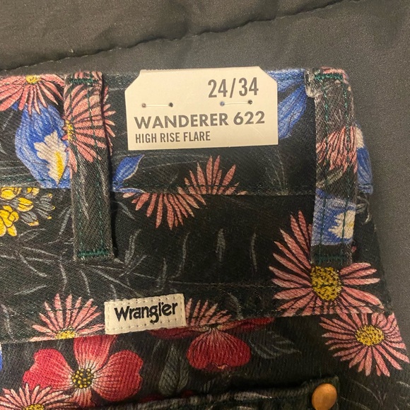 Wrangler Denim - ‼️NWT‼️ Lainey Wilson X Wrangler Wanderer Jeans. Never worn, still with tags.